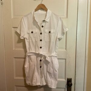NWOT Women’s White Shorts Jumpsuit Short Sleeve Button Down Romper With Pockets